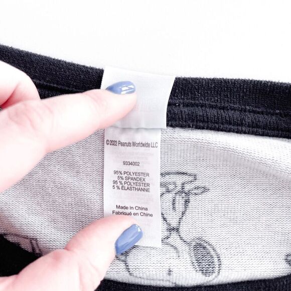 Peanuts Snoopy Women's All Over Print Long Sleeve Sleep Pullover Top Gray Medium - Picture 3 of 7